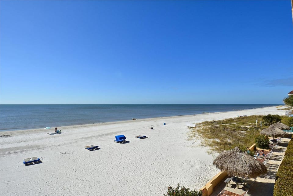 Villa Madeira 305 House in Madeira Beach