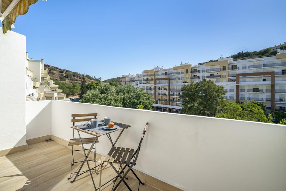 Property building, Patio, Natural landscape, View (from property/room), Balcony/Terrace, Dining area, Mountain view