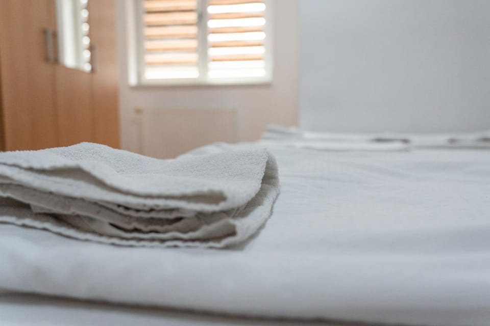 Bed, Photo of the whole room, Bedroom, towels