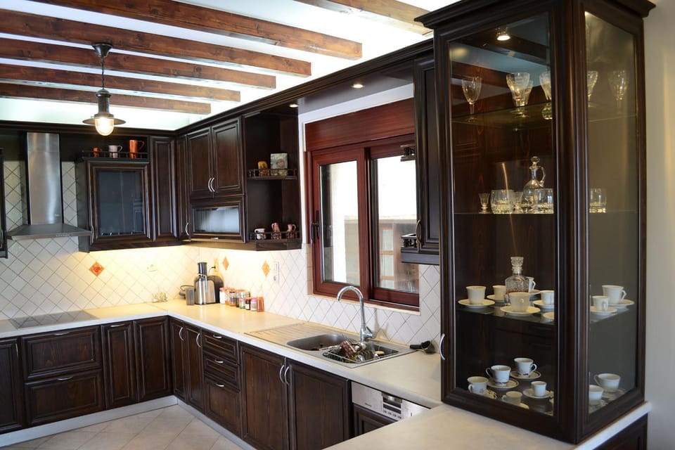 Kitchen or kitchenette, Communal kitchen