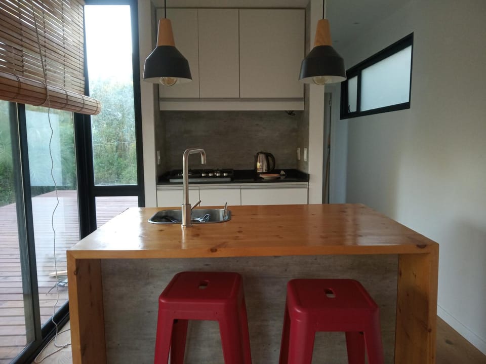 Food and drinks, minibar, air conditioner