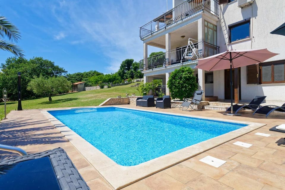 Balcony/Terrace, Garden view, Swimming pool, sunbed