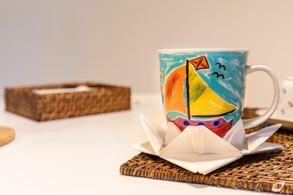 Coffee/tea facilities, Decorative detail