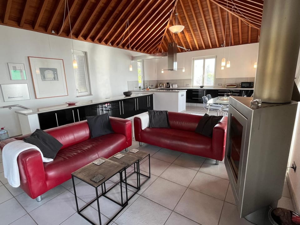 Living room, Seating area, fireplace