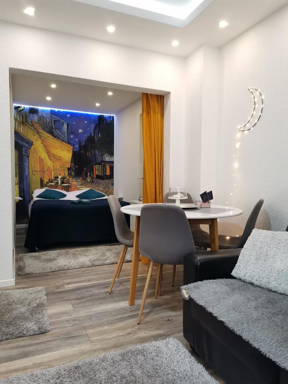 Bed, Living room, Seating area, Dining area, Bedroom