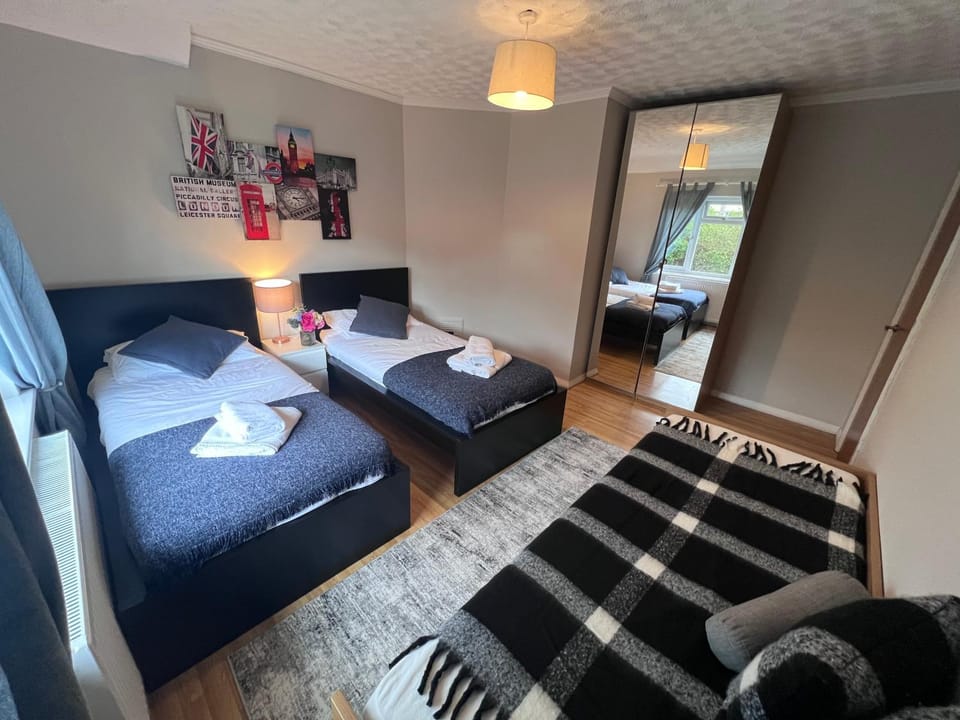 Croydon apartment with parking Apartment in Croydon