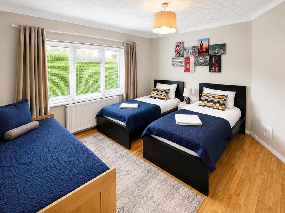 Croydon apartment with parking Apartment in Croydon