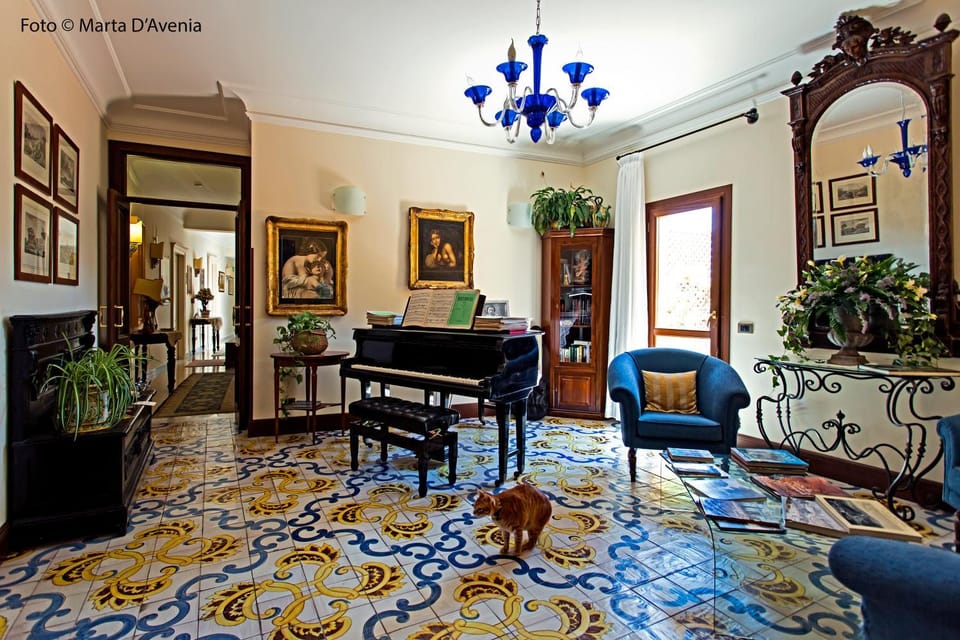 Living room, Lobby or reception