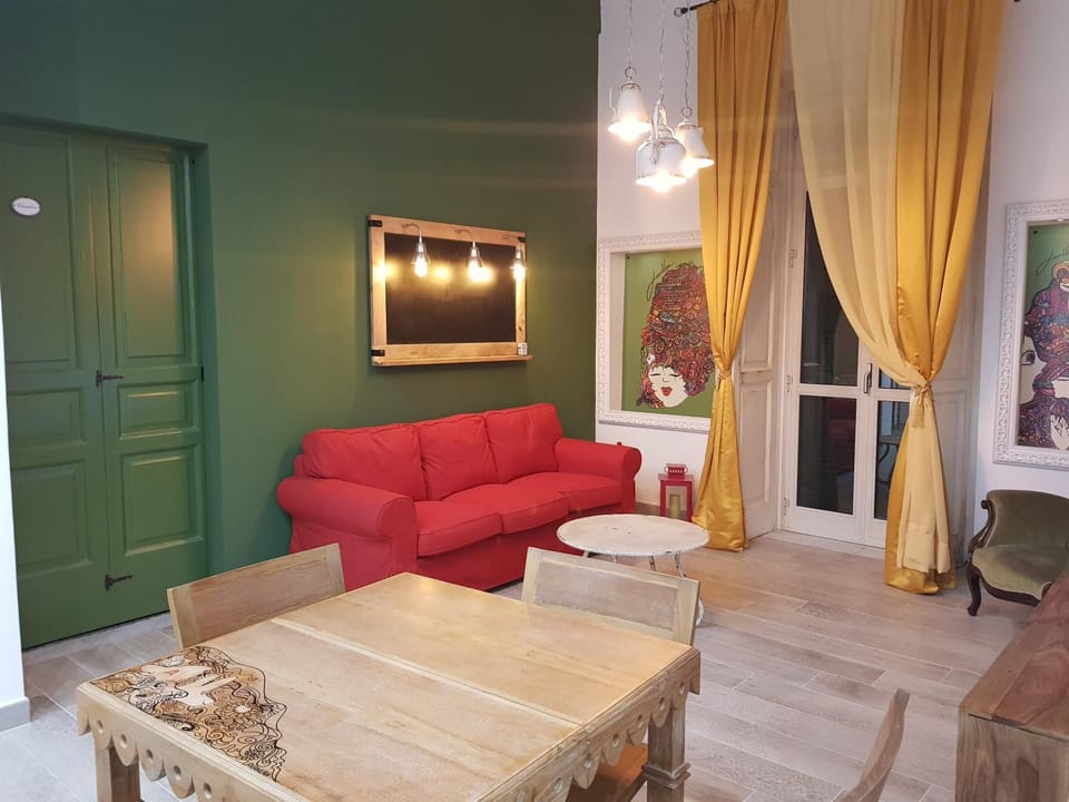 Living room, Dining area