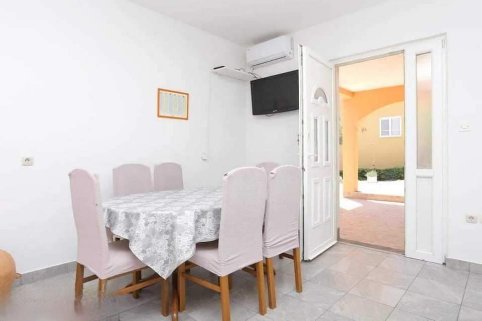 Bruno Apartment in Šibenik-Knin County, Croatia
