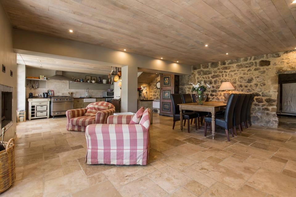 Kitchen or kitchenette, Living room, Dining area