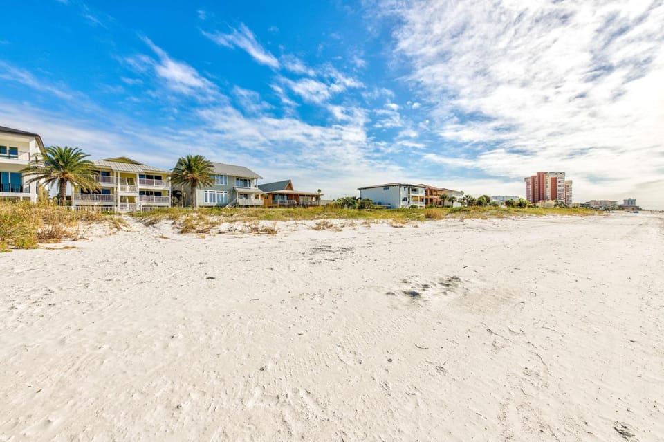 Sunset Villas 1 House in Redington Shores