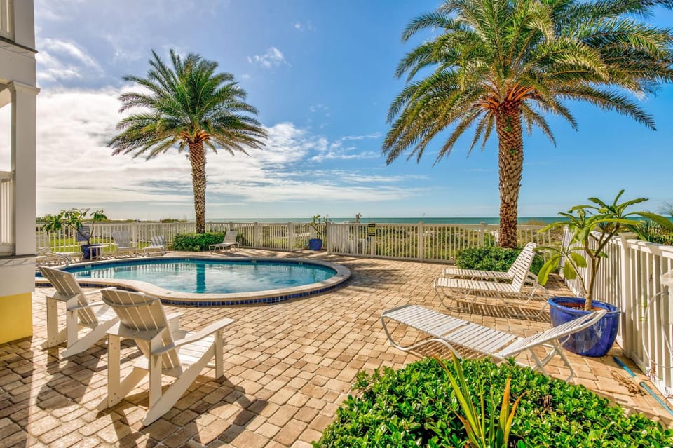 Sunset Villas 2 House in Redington Shores