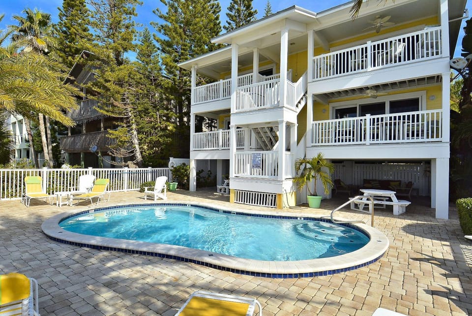 Sunset Villas 3 House in Redington Shores