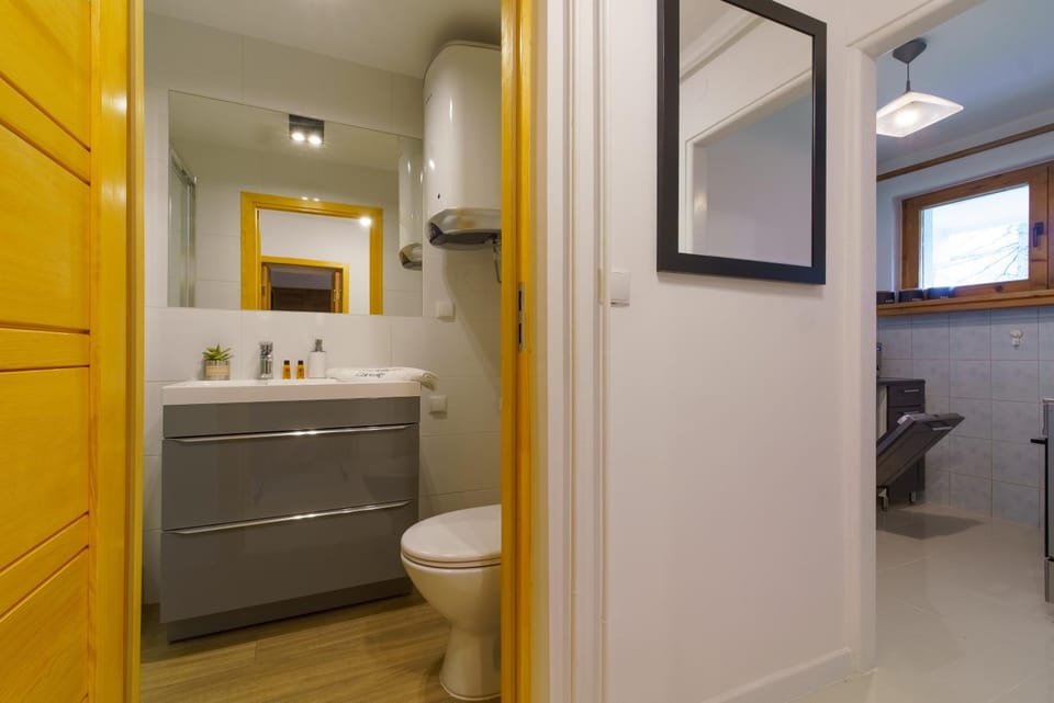 Bathroom, Kitchen or kitchenette