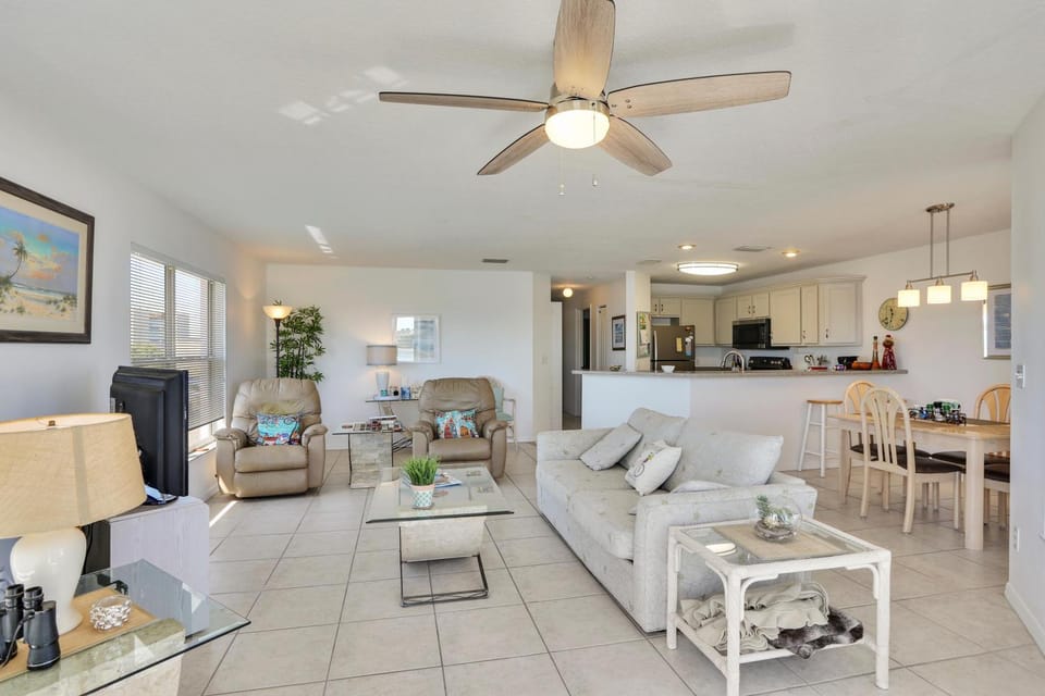 Amadeus 10 House in Treasure Island