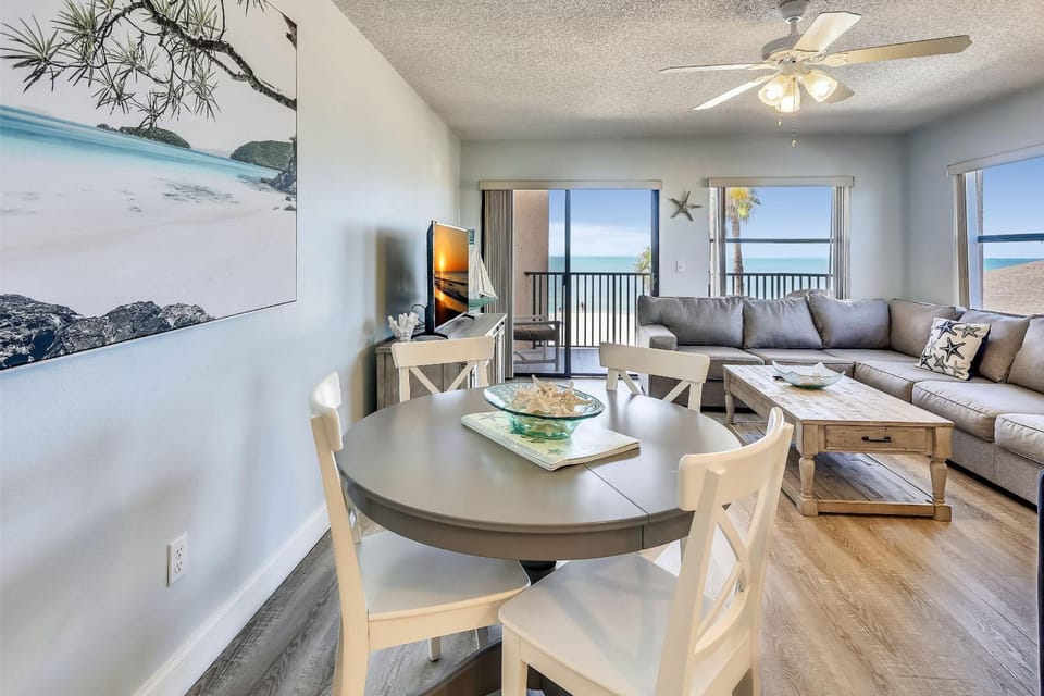 Emerald Isle 204 House in North Redington Beach