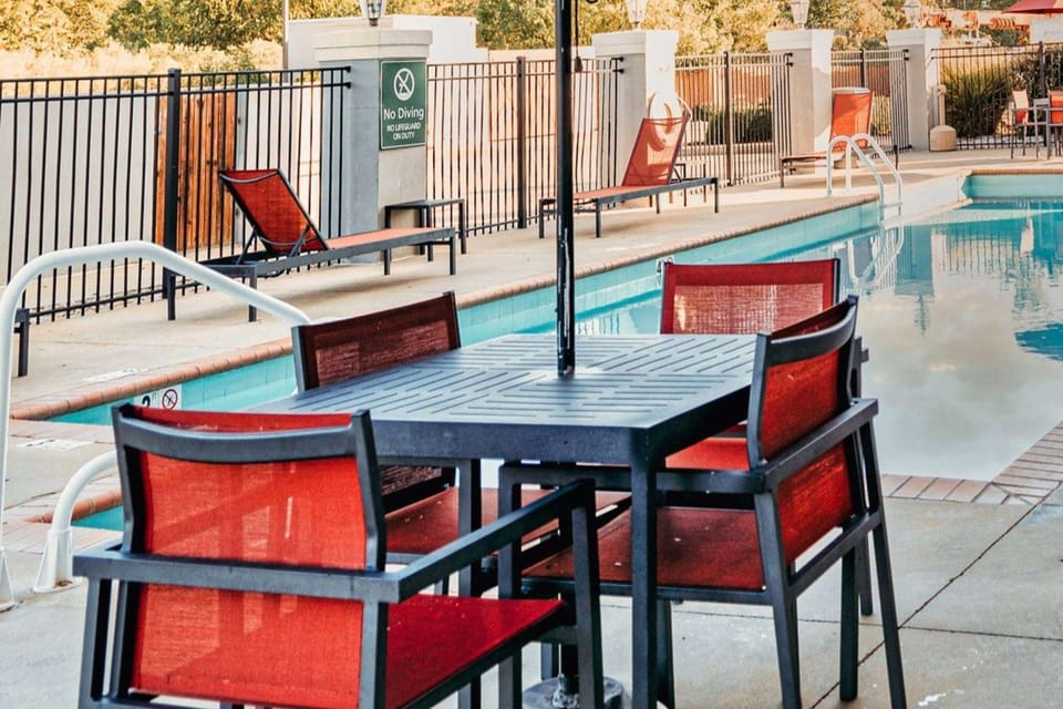 Pool view, Swimming pool