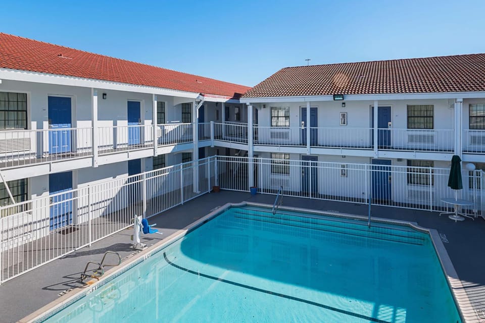 Day, On site, Pool view, Swimming pool, Time of day, ADAM
