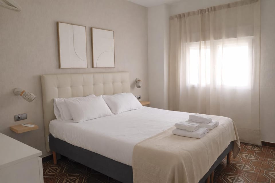 CASA MILA SV19 guesthouse Bed and Breakfast in Alicante