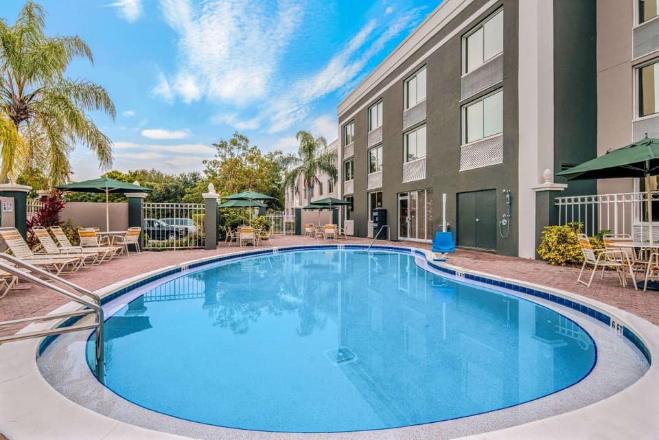 On site, Pool view, Swimming pool, Swimming pool