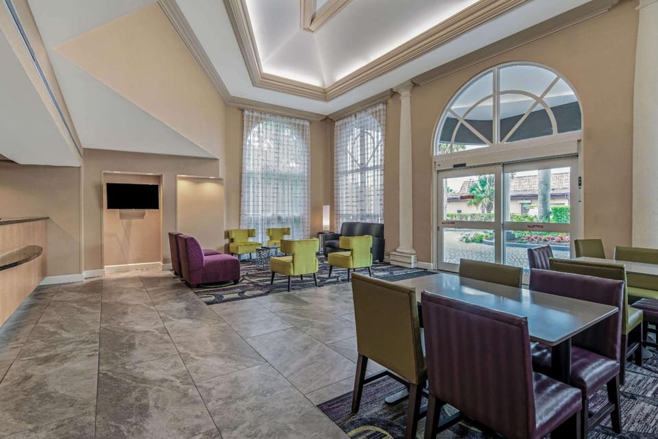 Lobby or reception, On site