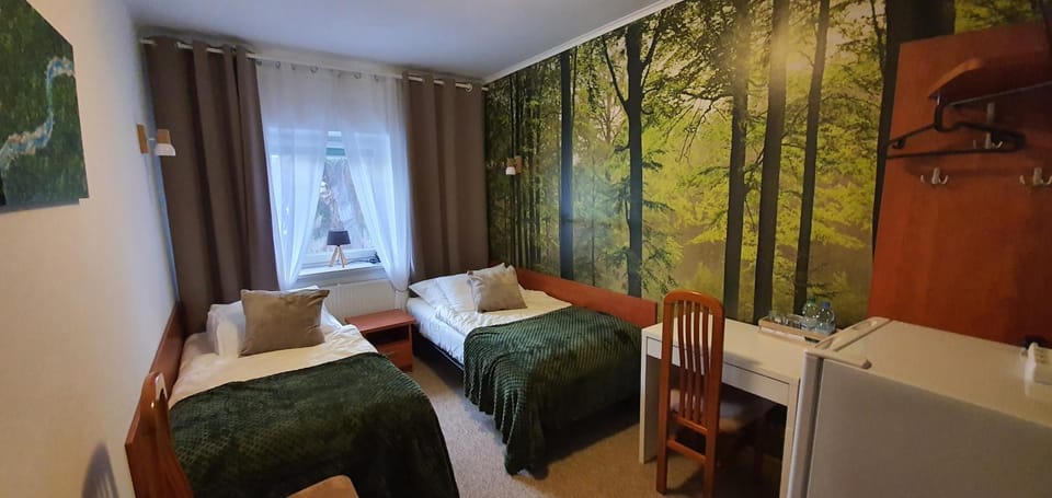 KARCZMA MYŚLIWSKA Bed and Breakfast in Czechia