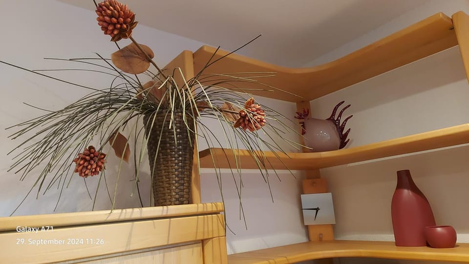 Living room, Decorative detail