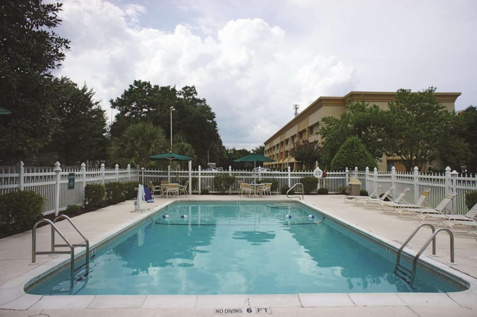 On site, Pool view, Swimming pool, Swimming pool