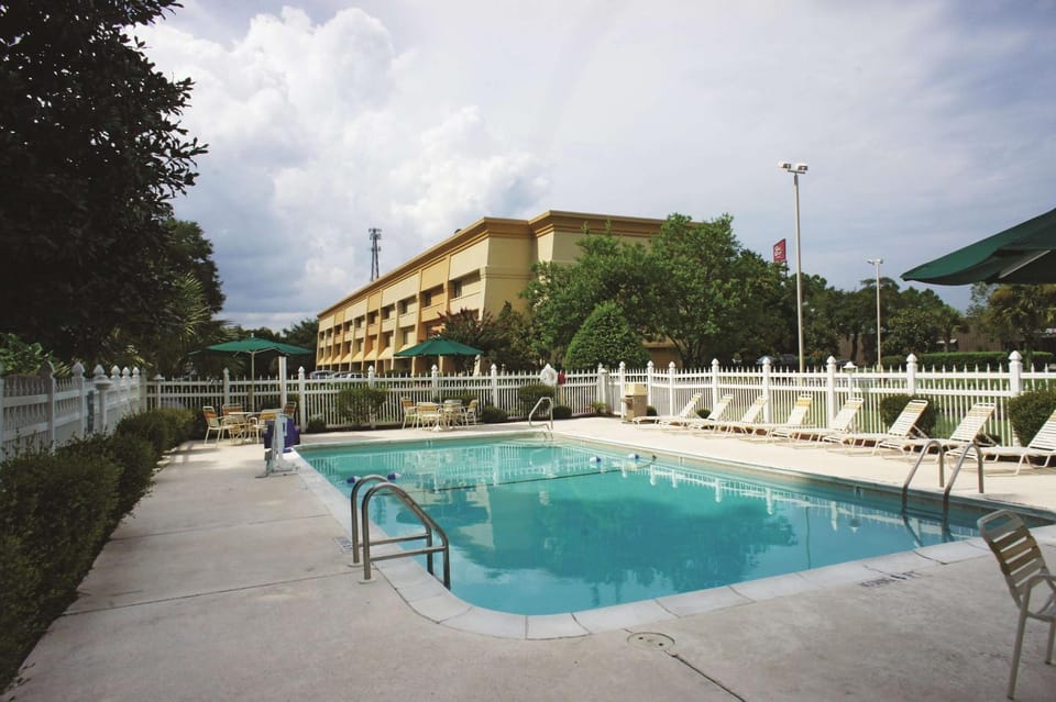 On site, Pool view, Swimming pool, Swimming pool