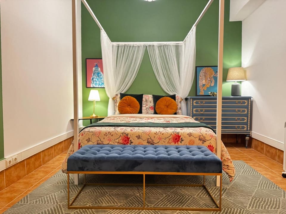 Bed, Photo of the whole room, Bedroom