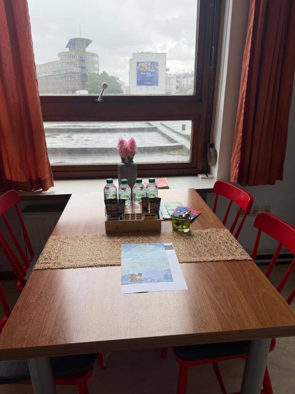 Dining area, kitchen