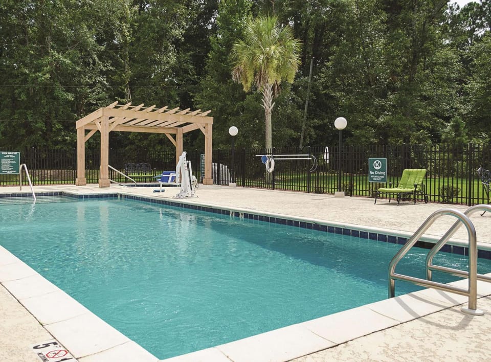On site, Pool view, Swimming pool