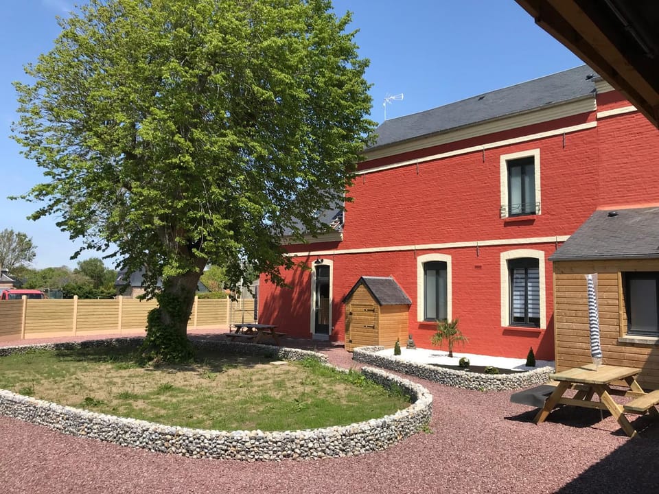 Property building, Garden