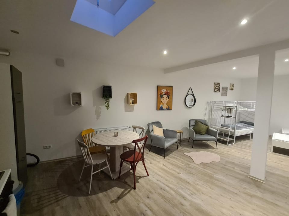 Living room, Dining area