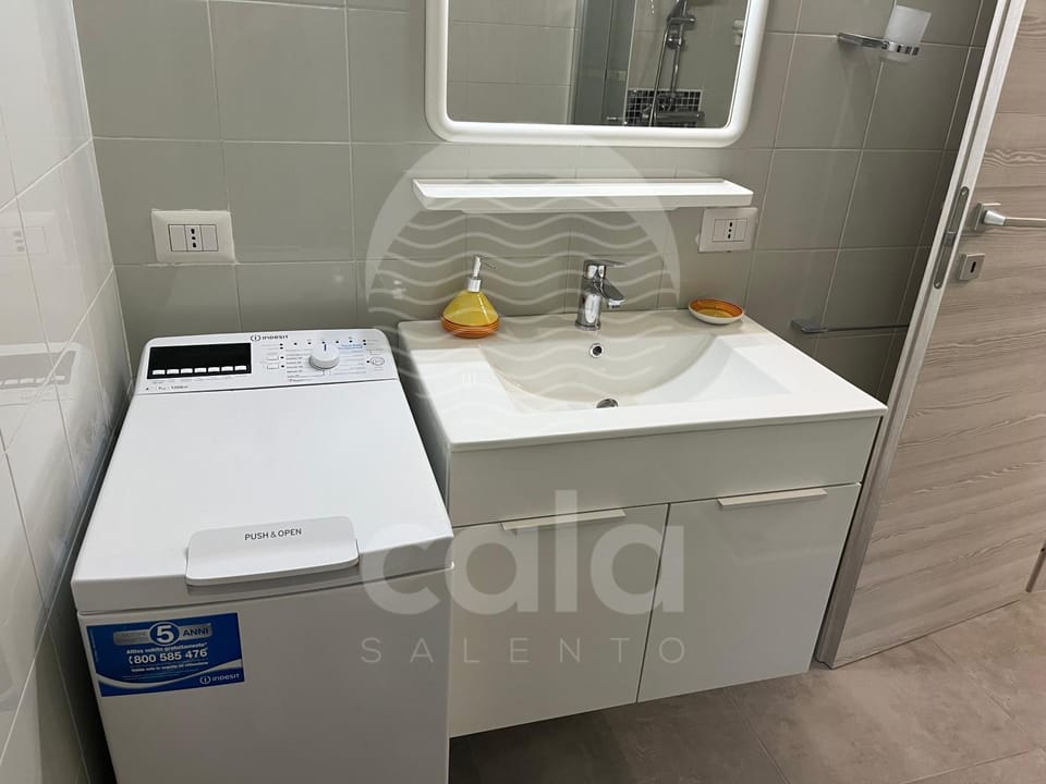 Bathroom, washing machine
