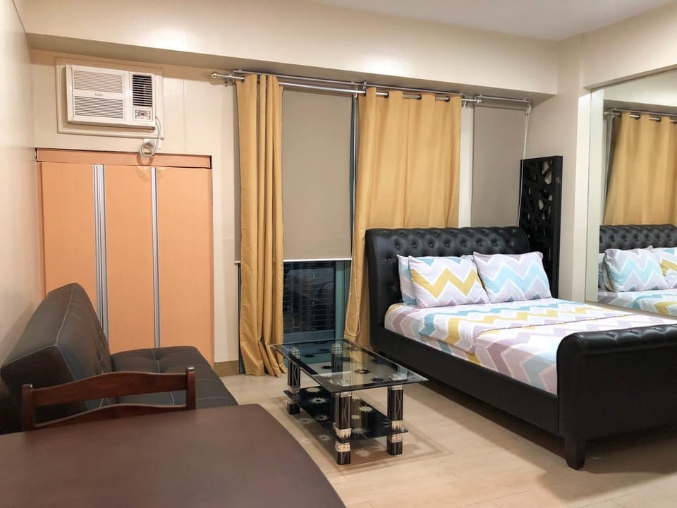 Bed, air conditioner