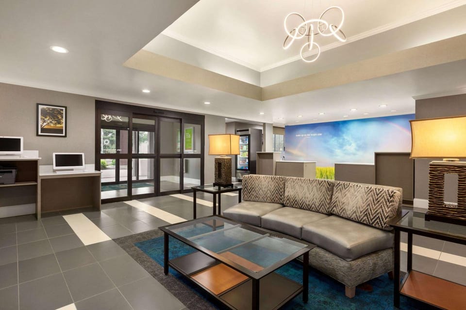 Lobby or reception, On site