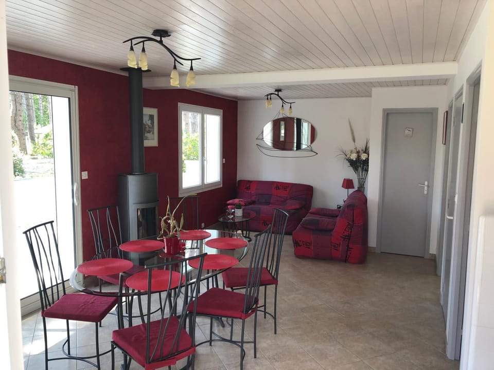 Lounge or bar, Dining area