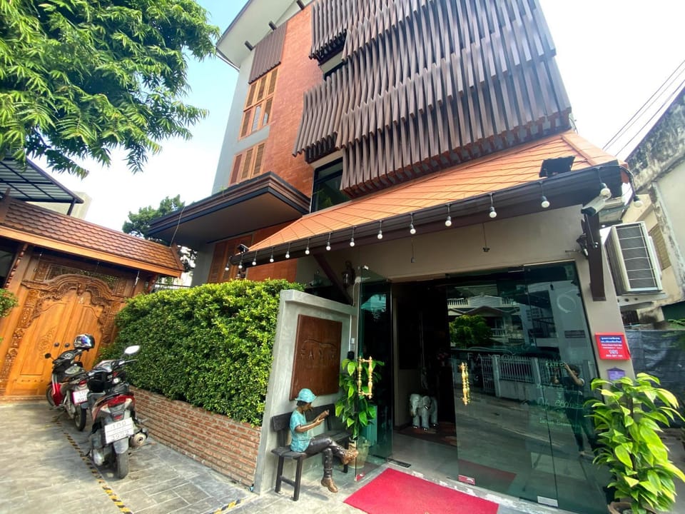 Facade/entrance, Property logo or sign