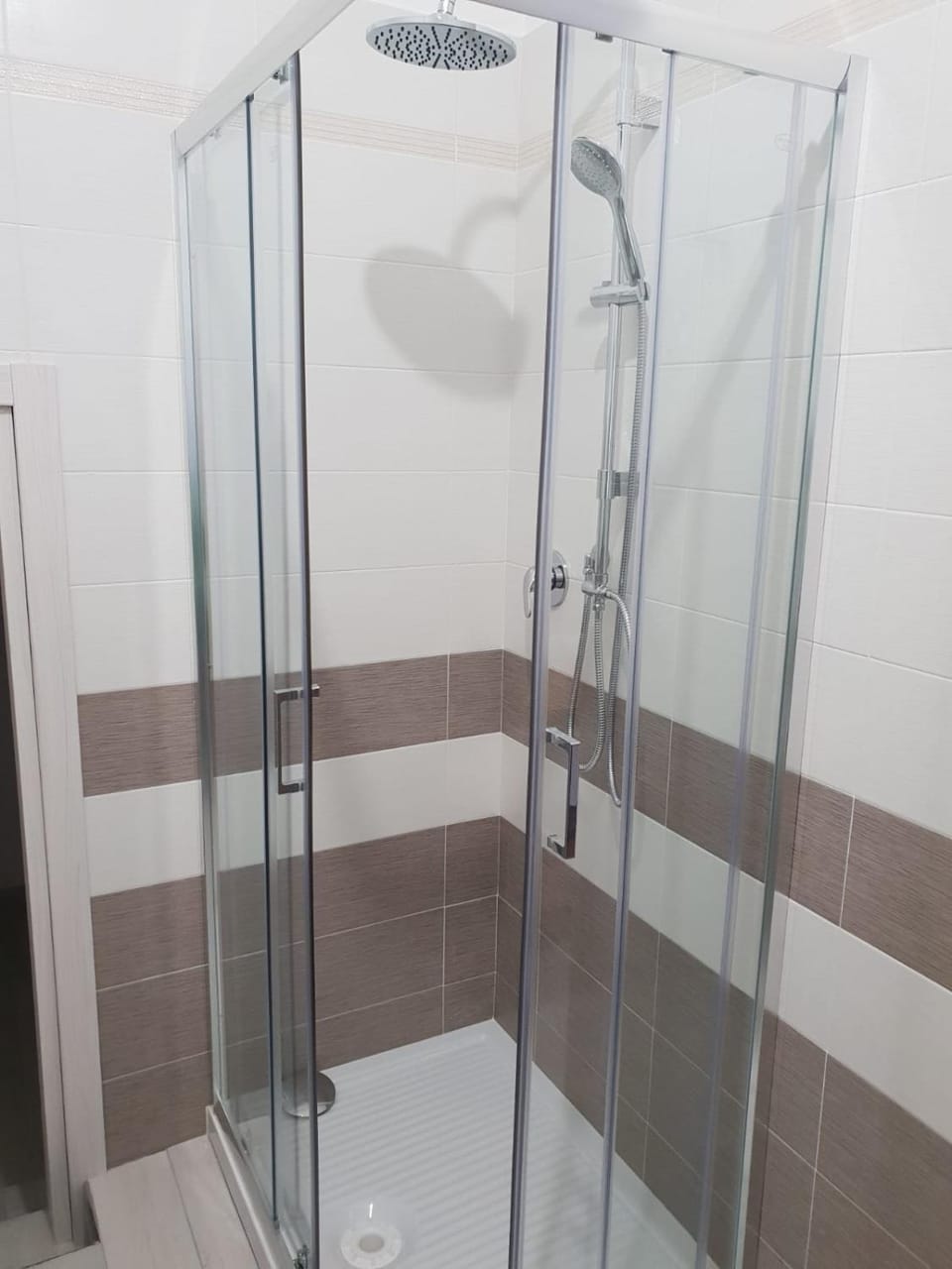 Shower, Bathroom, Decorative detail
