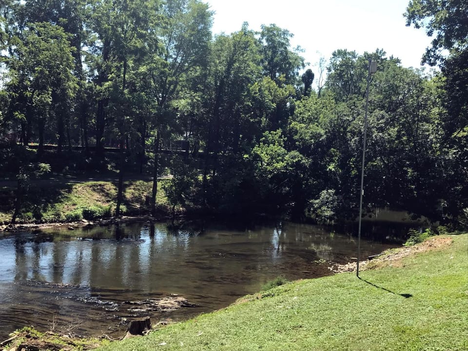 The River Cottage Apartment in Pigeon Forge