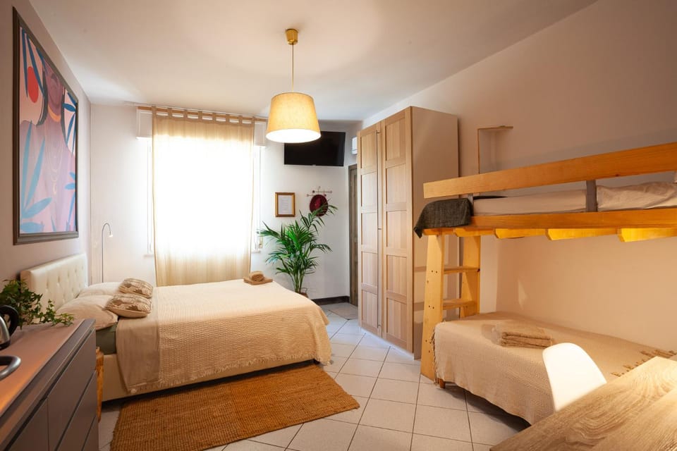 Photo of the whole room, Bedroom, bunk bed