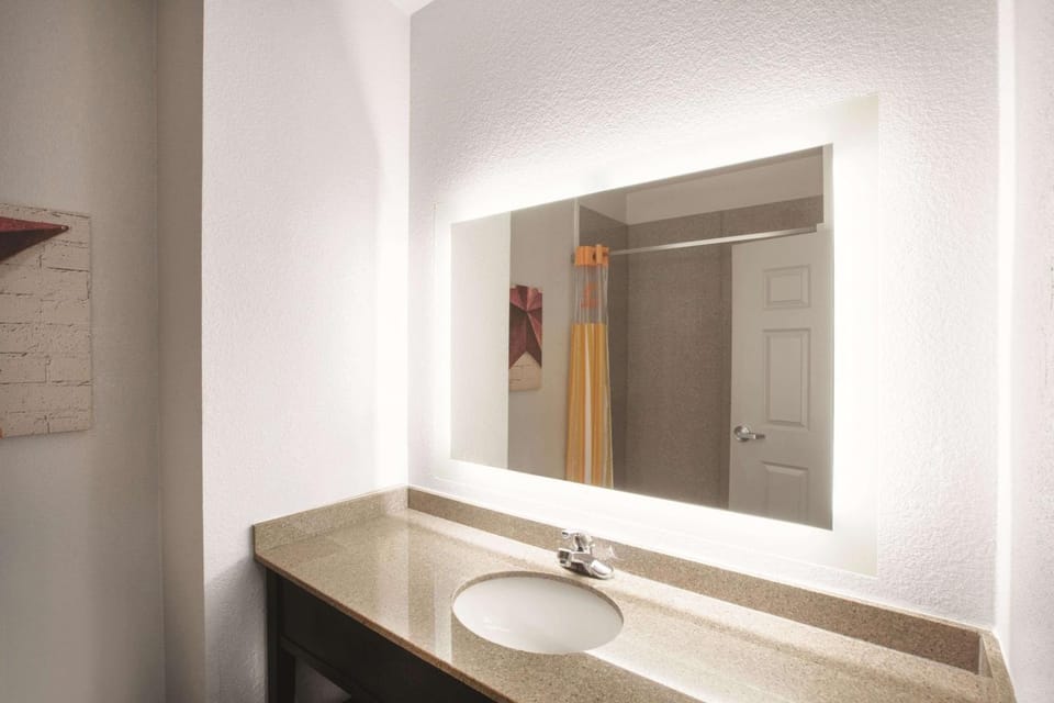 Photo of the whole room, On site