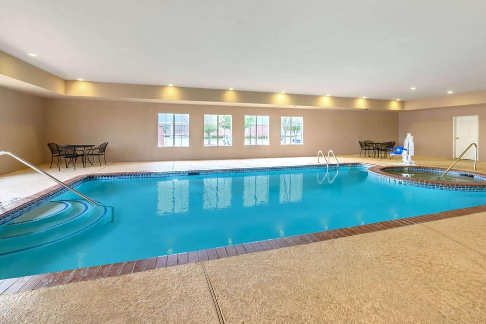 Activities, On site, Pool view, Swimming pool