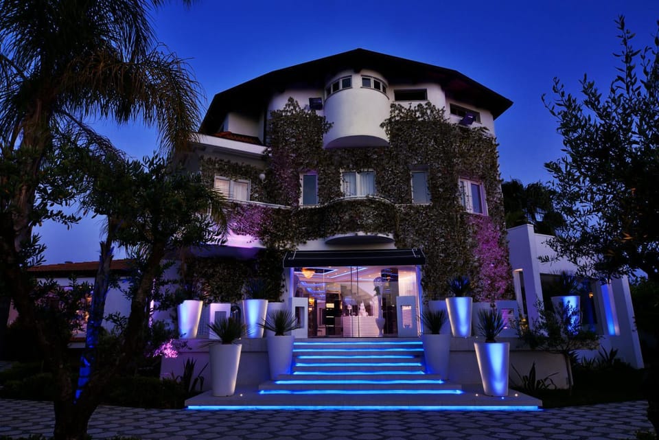 Property building, Facade/entrance
