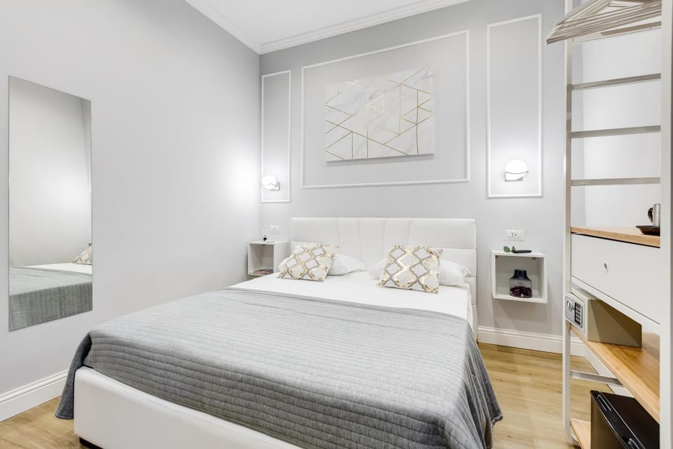 TV and multimedia, Coffee/tea facilities, Photo of the whole room, Decorative detail, Bedroom