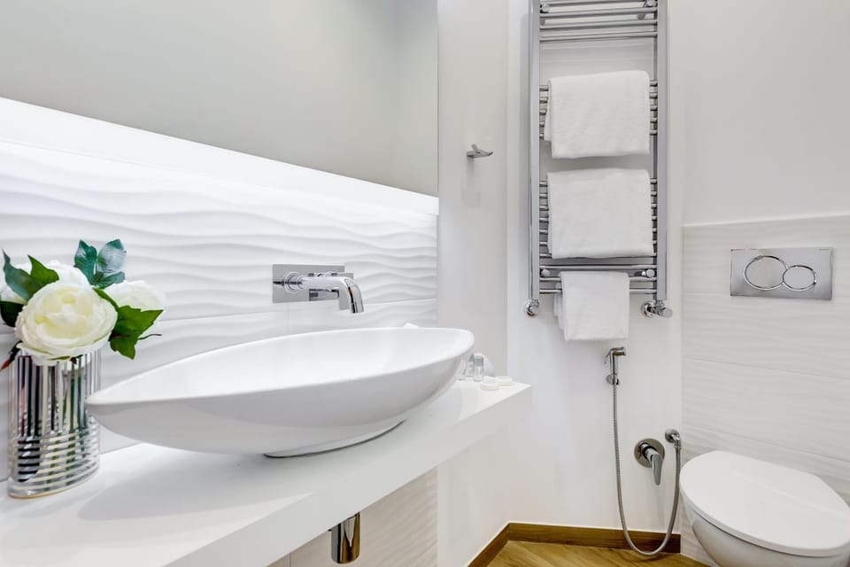 Toilet, Bathroom, Decorative detail