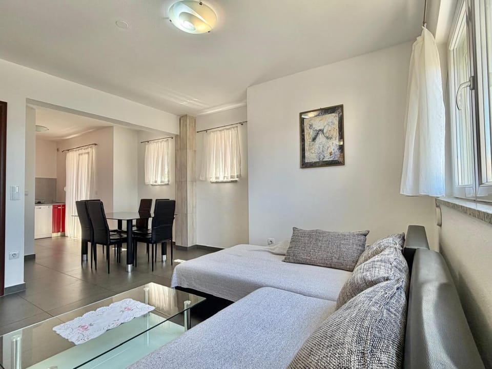 Apartman Tony Apartment in Makarska