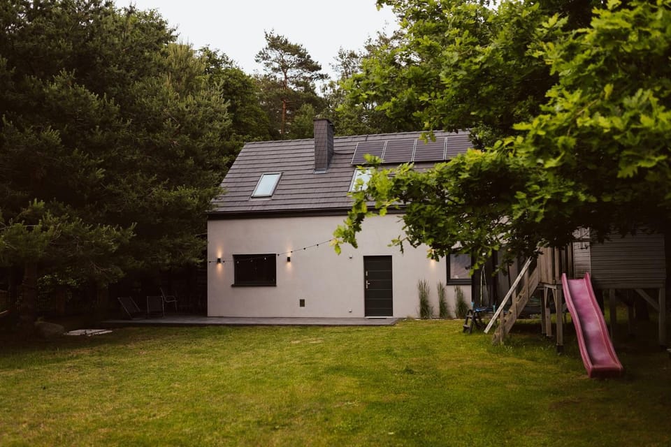 Property building, Day, Natural landscape, Garden, Garden, Garden view